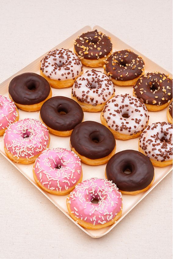 Plateau de 16 Donuts